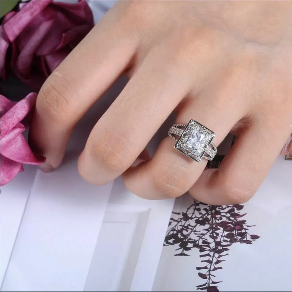 Gorgeous Women 925 Silver Jewelry White Sapphire Ring